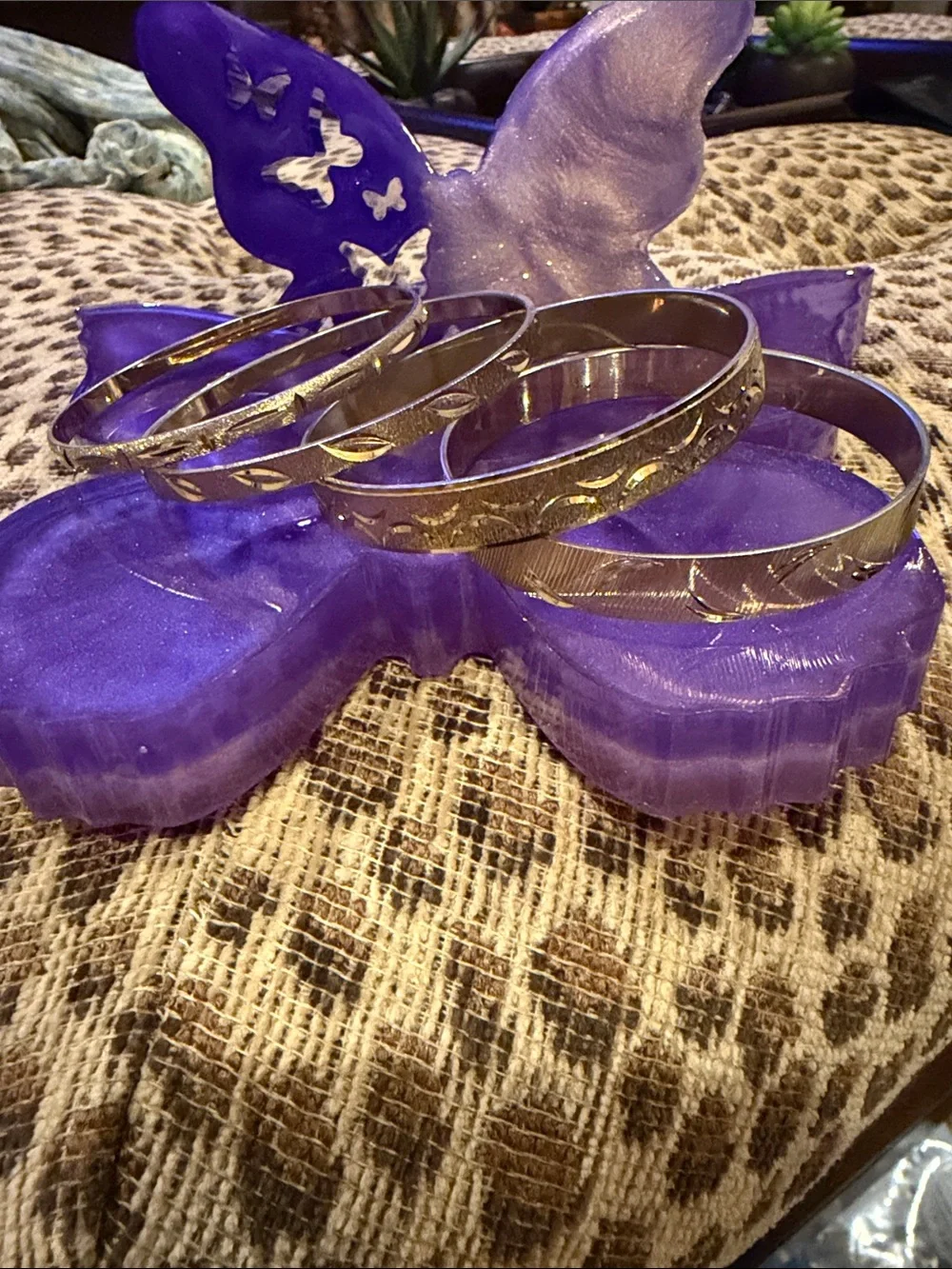 BEAUTIFUL ANSON Gold-Tone Decorative Bangle Bracelet Set of 4